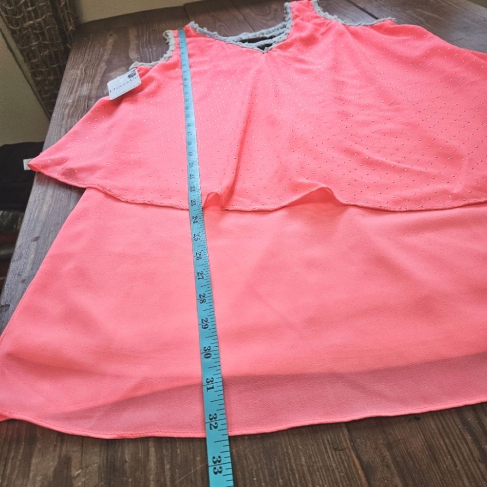 Love Riche Tunic SzM Neon Pink Gold Accents Frayed Denim Accents Asymetrical NWT - Picture 4 of 5